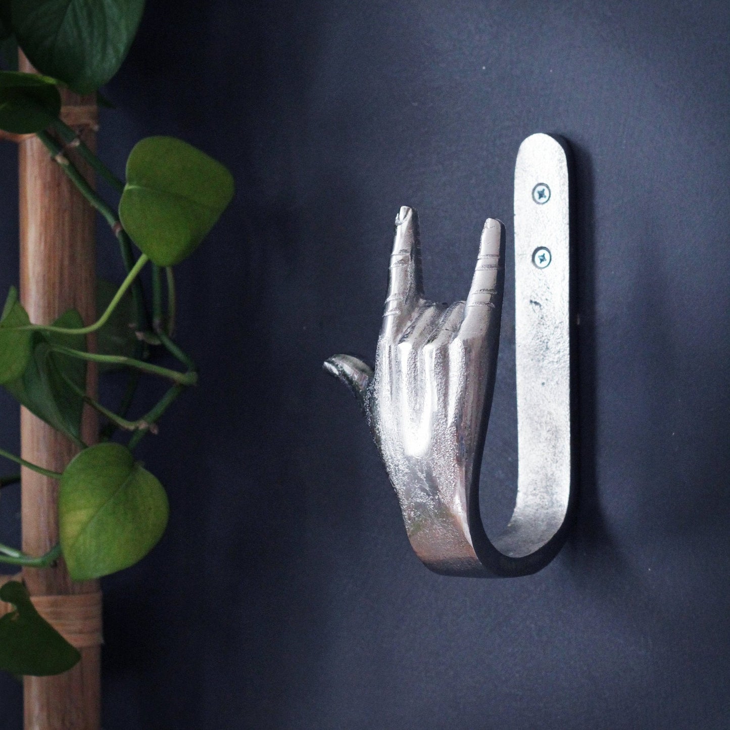 🤣Funny Metal Gesture Hook🔗