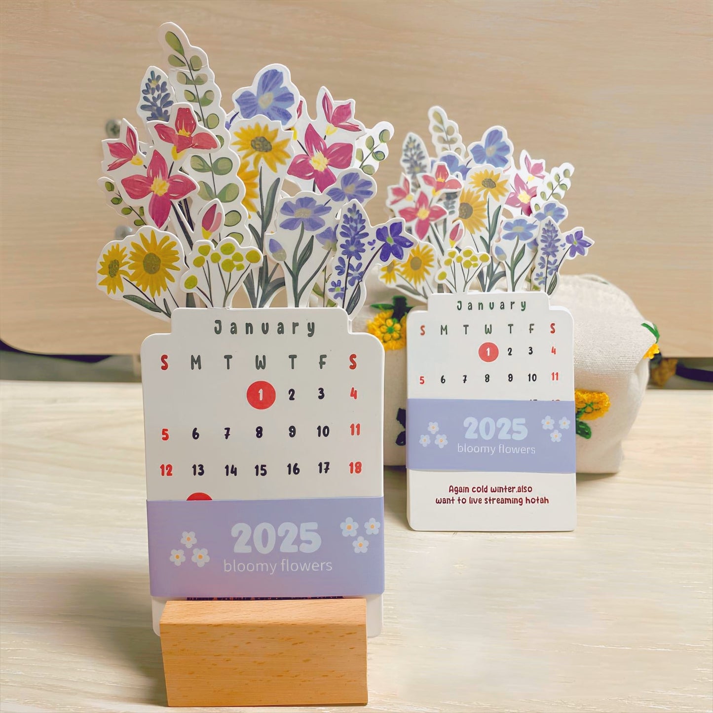 2025 Bloomy Flowers Desk Calendar📅