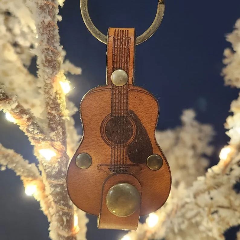 🎸Leather Guitar Pick Holder Keychain