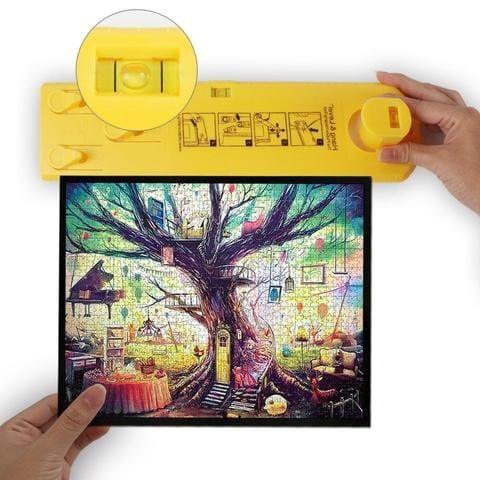 Simple Wall Hang and Level Tool Frame Hanger