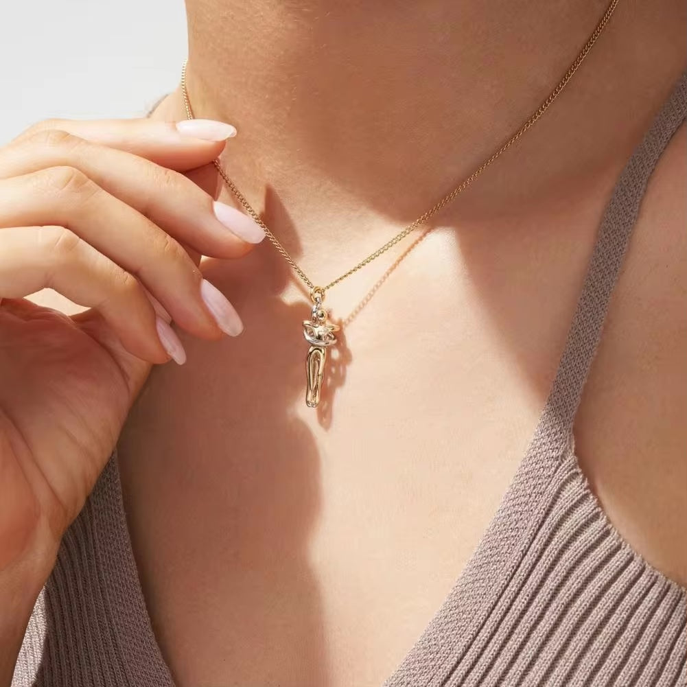 🤗💞Couple Embrace Pendant Necklace