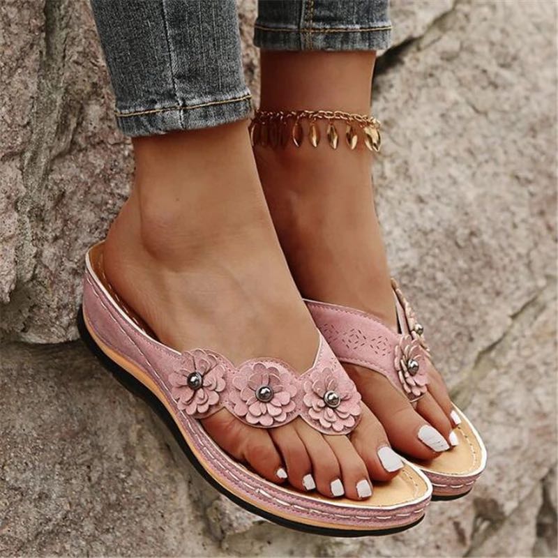 Thetis Lightweight Flowers Clip Toe Sandals