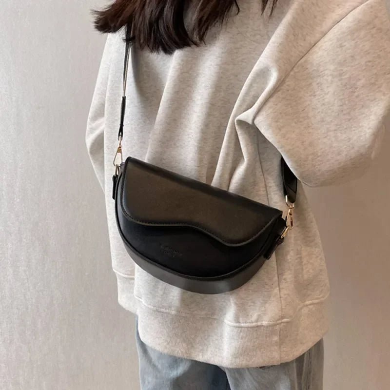 Vintage Leather Saddle Bag – Crossbody Underarm Handbag for Stylish Women