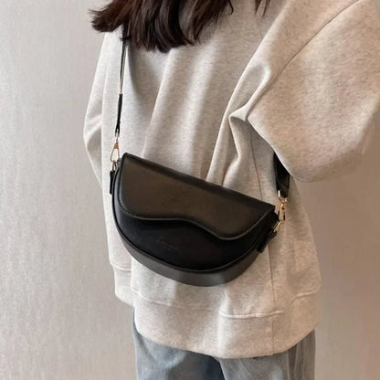 Vintage Leather Saddle Bag – Crossbody Underarm Handbag for Stylish Women